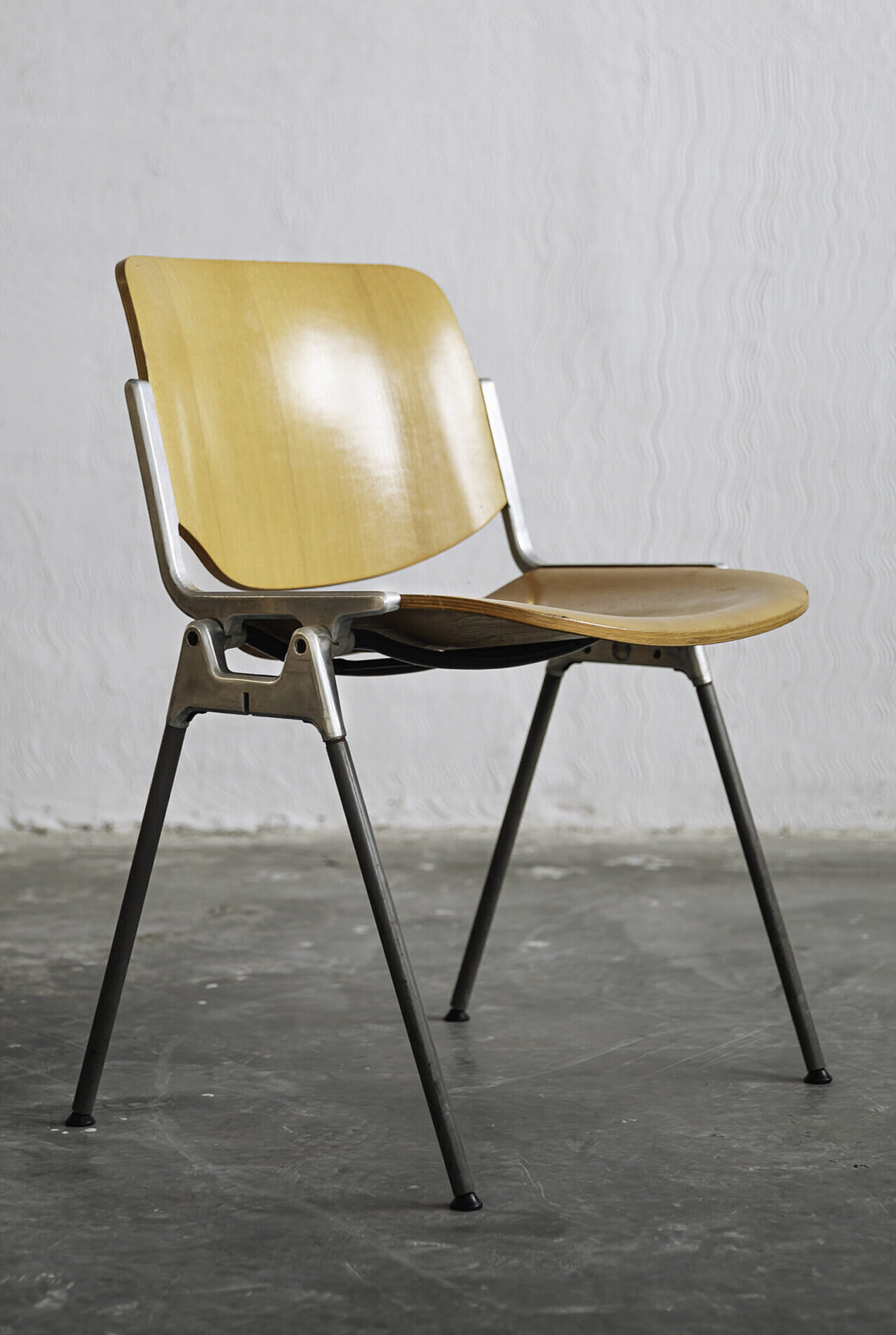 Studio82.ro - Equipment Rental - ANONIMA CASTELLI DSC 106 chair in Beech, 1965